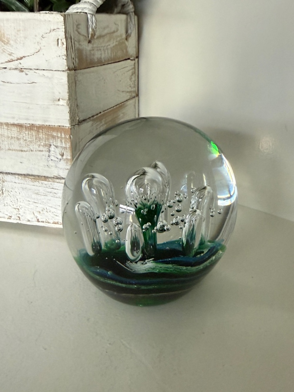 Dynasty Gallery Heirloom Art Glass Hand Blown Paperweight-Controlled Bubbles VTG